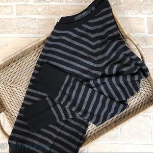 ⬇️$40 Icebreaker Merino Wool Striped Black Sweater